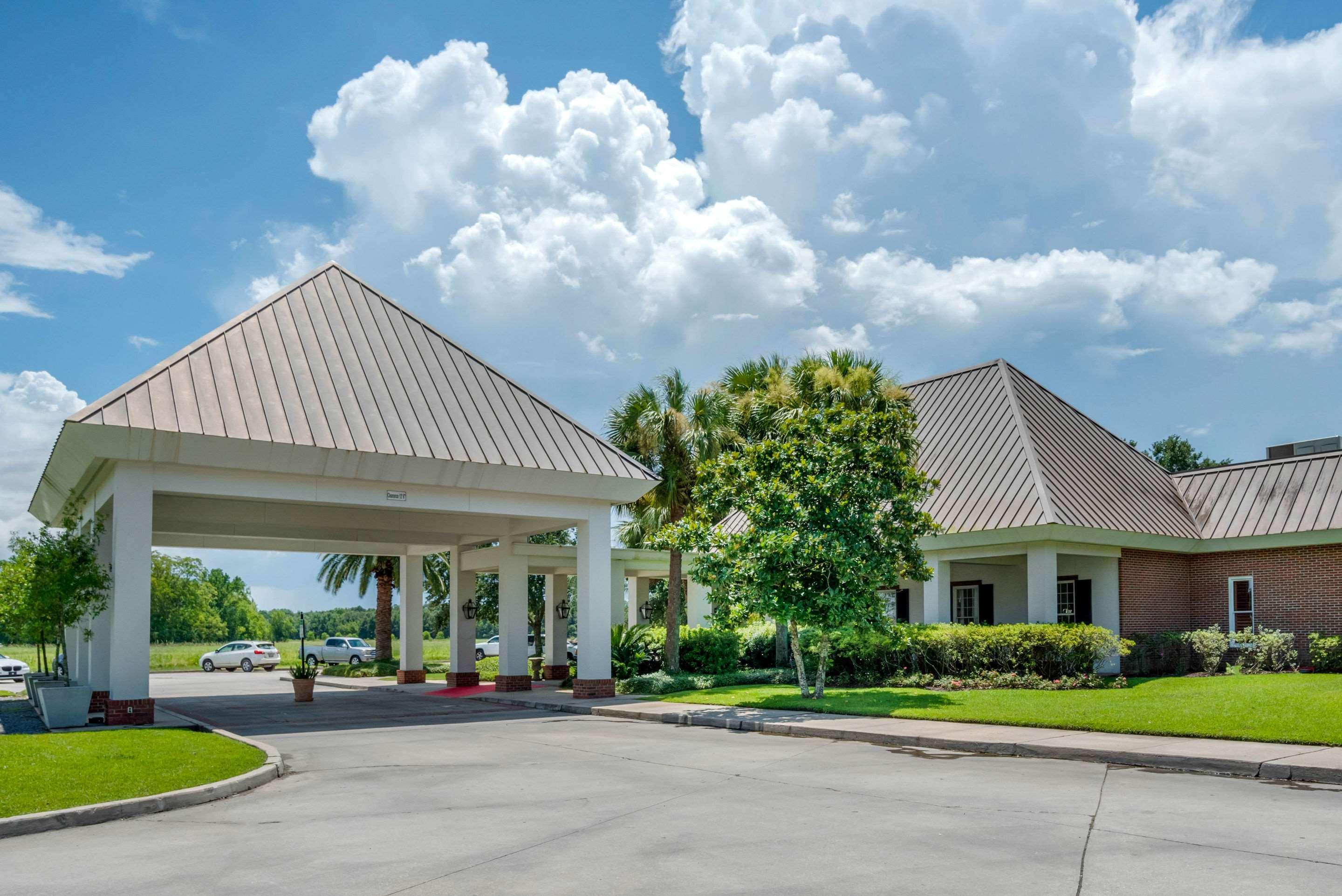 Clarion Inn Conference Center Gonzales Exteriör bild